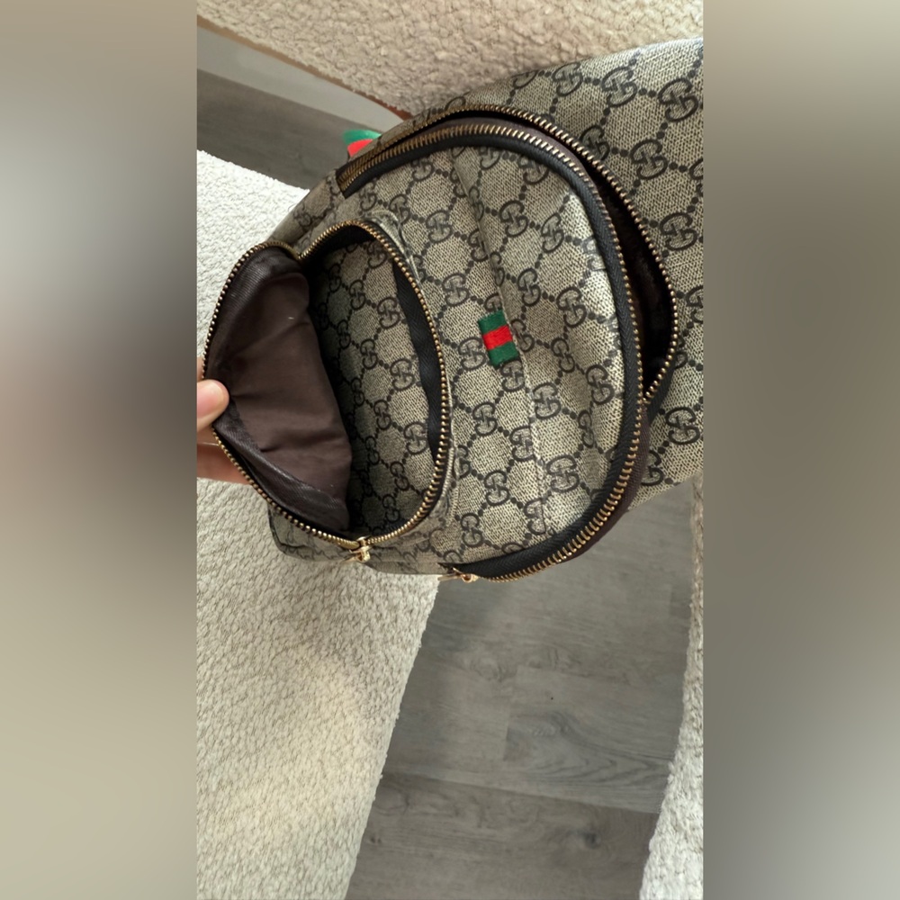 Gucci Beige and Black Belt Bag with Red and Green Accents - Picture 6 of 8